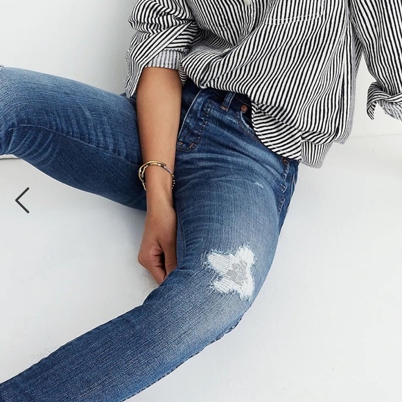 MADEWELL 9” Rise Woman’s Skinny Artificial Rip and Repair, Chewed Hems - Picture 3 of 10